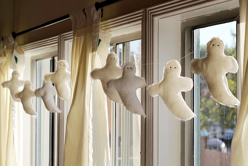 Craft: Ghost Garland