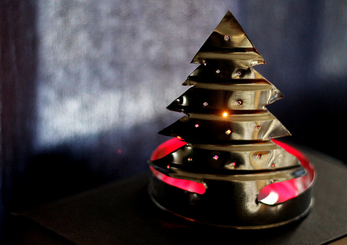 Crafting: A Coffee Tin Christmas Tree