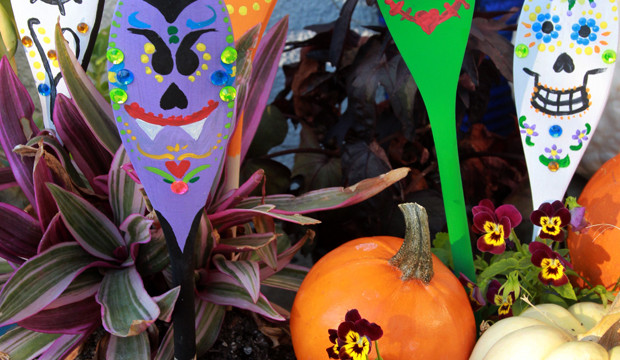 Dia De Los Muertos (and Halloween) Inspired Skull Spoons